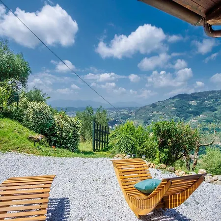 Vila In With Tuscan Wine Views