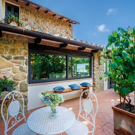 In With Tuscan Wine Views Vila