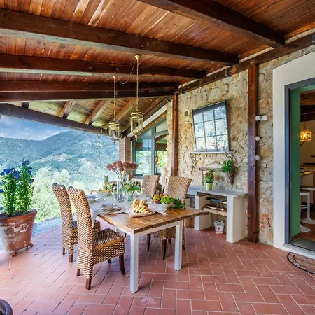Vila In With Tuscan Wine Views Pescia