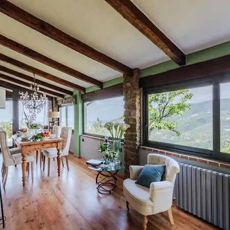 In With Tuscan Wine Views Vila