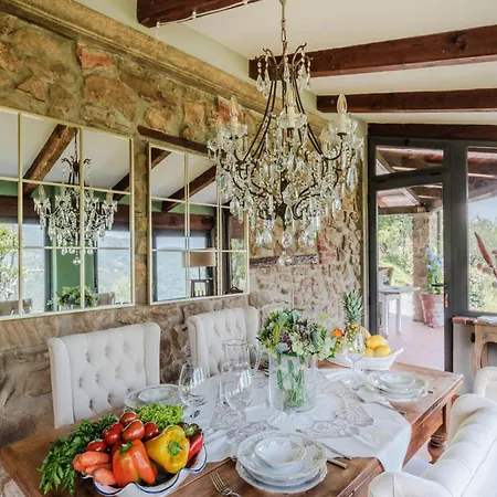 Vila In With Tuscan Wine Views Pescia