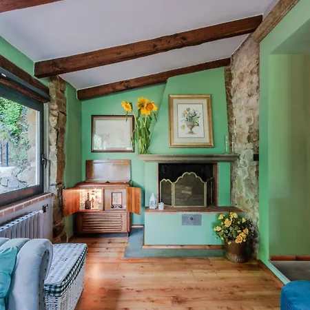 Vila In With Tuscan Wine Views *